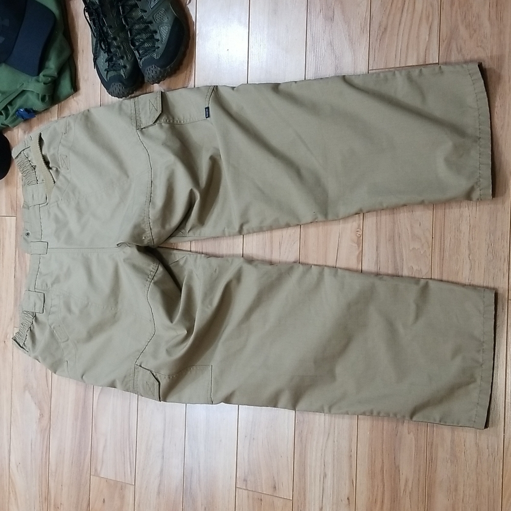 5.11 Tactical 36 X 32 - Picture 3 of 5